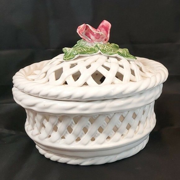 Capodimonte Style Porcelaine Weaved Basket with Lid 5.5" Applied flower VTG - Picture 3 of 10